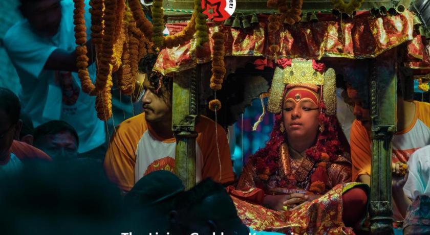 होटल Oyo 381 Pashupati Plaza