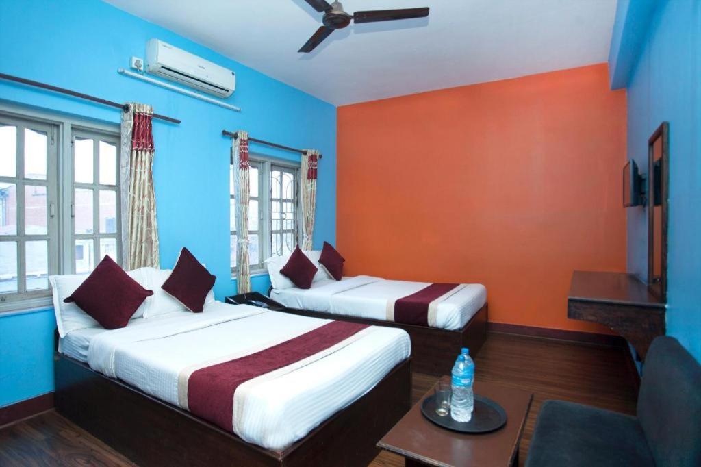 होटल Oyo 381 Pashupati Plaza