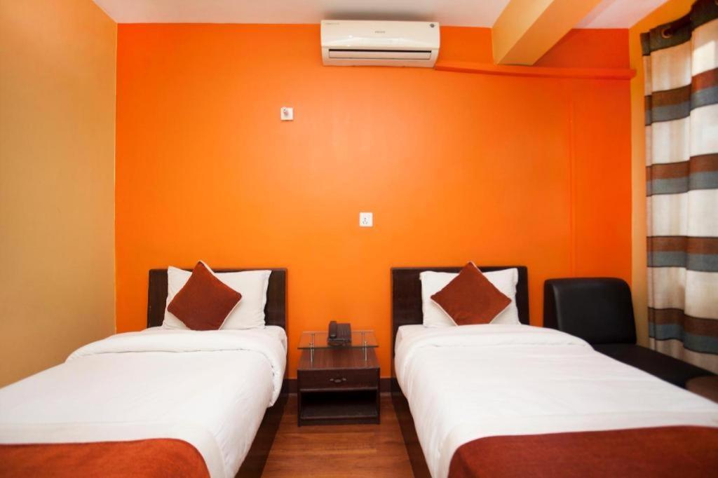Oyo 381 Pashupati Plaza होटल