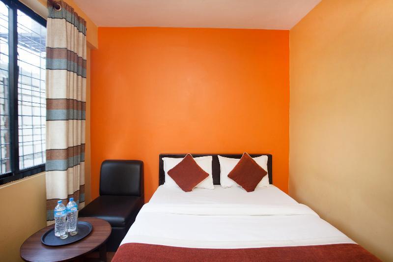 Oyo 381 Pashupati Plaza 2*